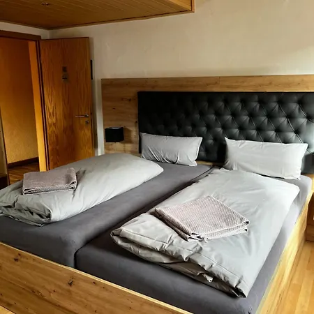 Linnenkerlstube 3* فيلنغن